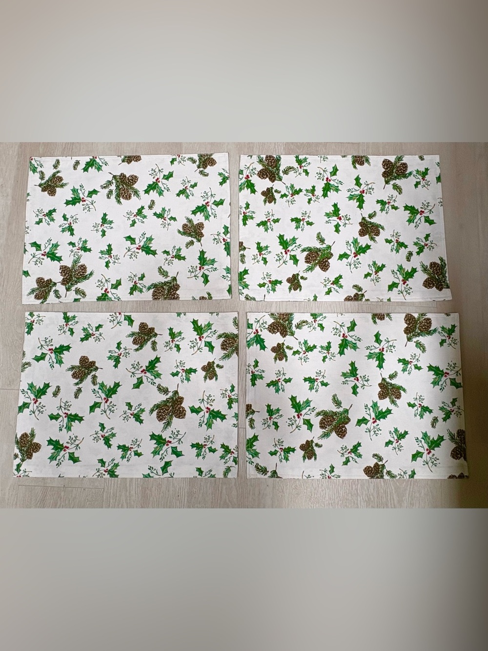 Holiday Pinecone & Holly Placemats - White and Green